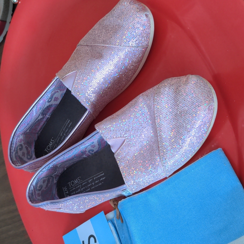 TOMS